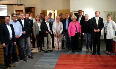 von links: Guido Gutsche, Dirk Folker, Rolf Mllmann, Peter Abke, Henrich Berghoff, Claudia Niedermeier, Peter Lehmann, Heinrich Tns, Frederik Bscher, Hannelore Dufhues, Rudi Luster-Haggeney, Stephan Schulze-Westhoff, Heinrich Budde, Resi Gerwing, Marku